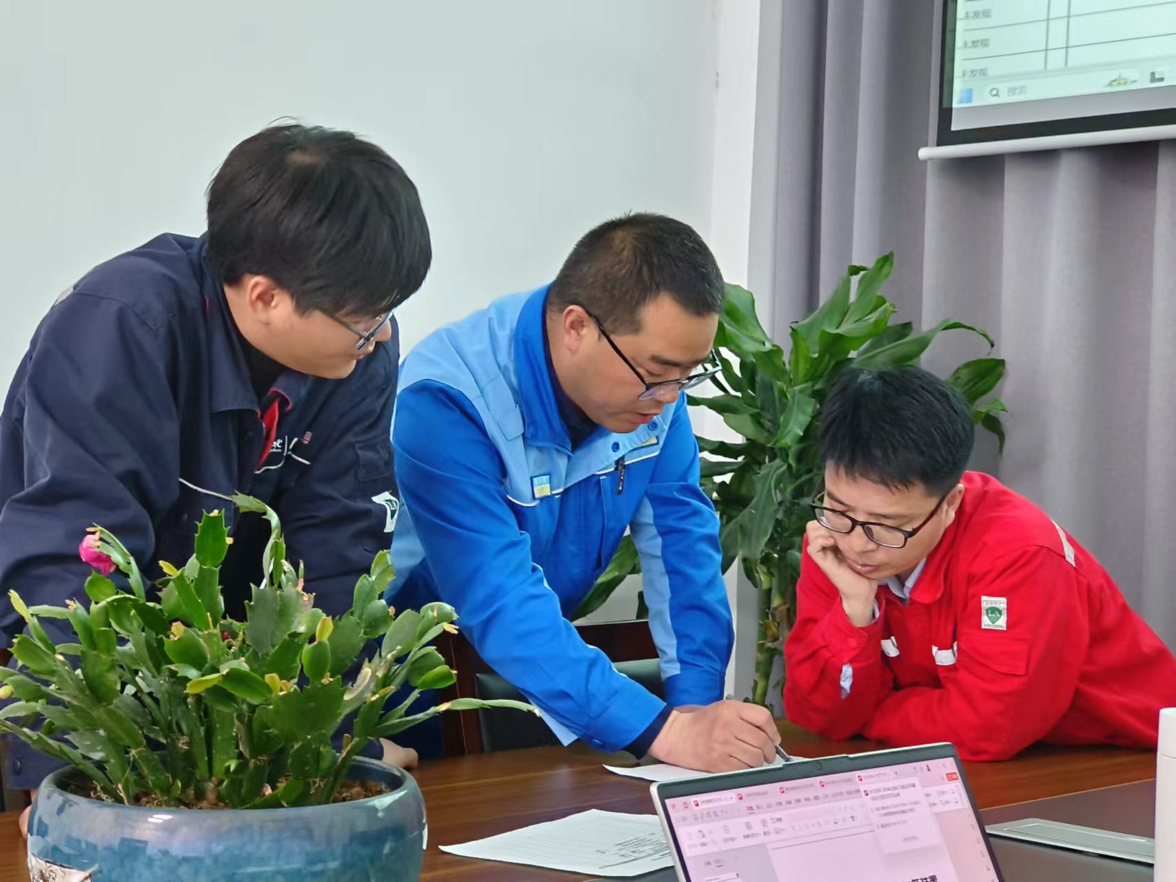 75d2bbc029b95e7807c3396d58d93a3.jpg 75d2bbc029b95e7807c3396d58d93a3.jpg